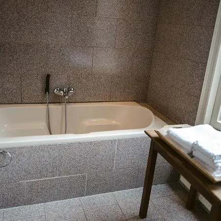 Bed & Breakfast Elderflour & Microbakery Schiedam