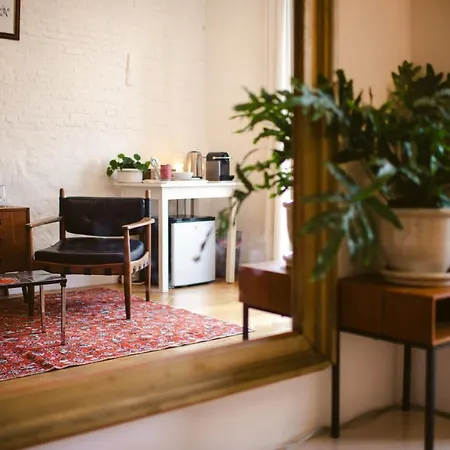 ベッド・アンド・ブレックファスト Elderflour & Microbakery スキーダム